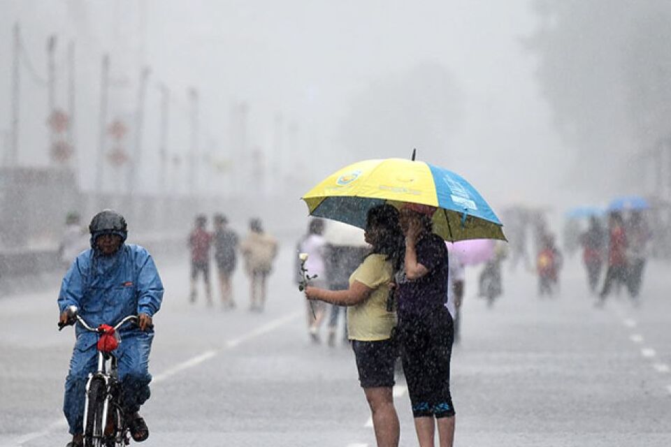 Ada Plastik saat Hujan di Jakarta, BRIN Beberkan Dampaknya