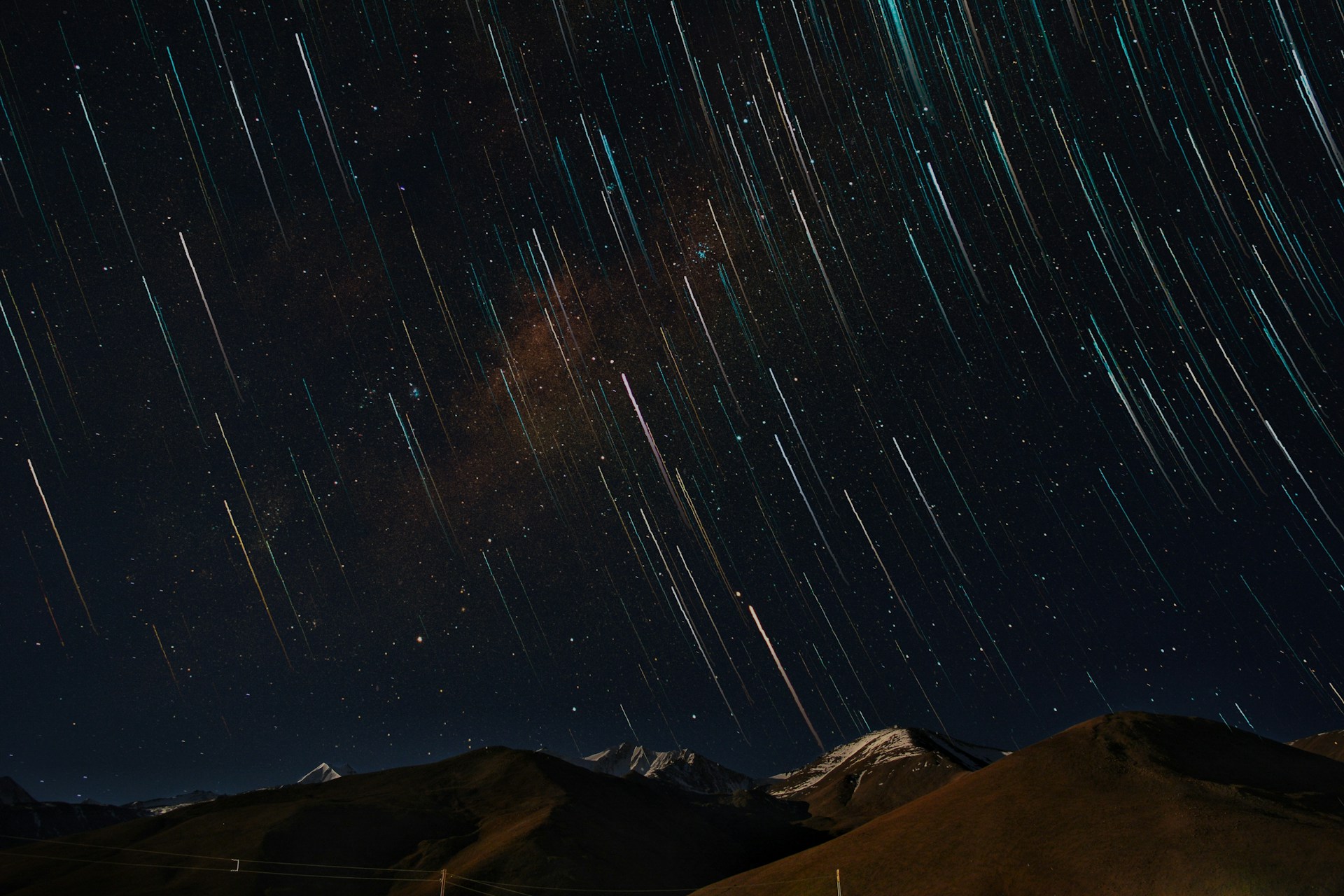 Puncak Hujan Meteor Orionid 21-22 Oktober: Waktunya Hunting Bintang Jatuh Komet Halley