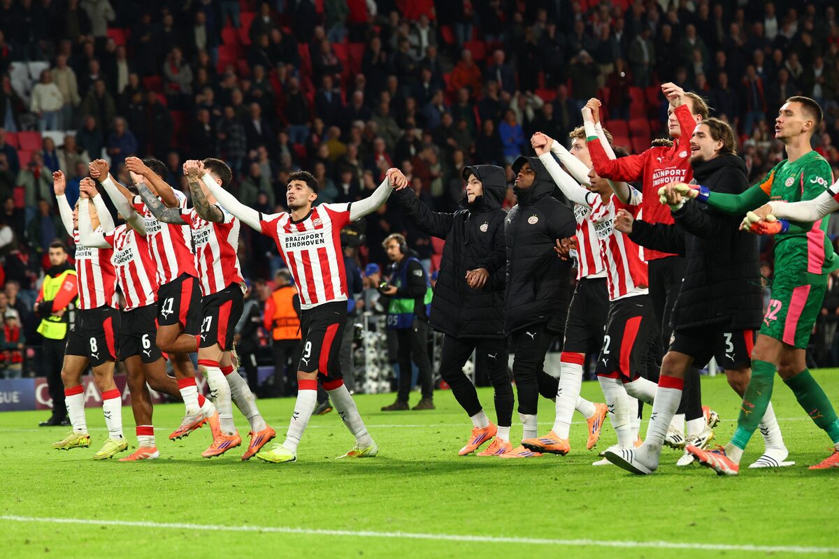 Hasil Liga Champions: PSV Hajar Napoli 6-2
