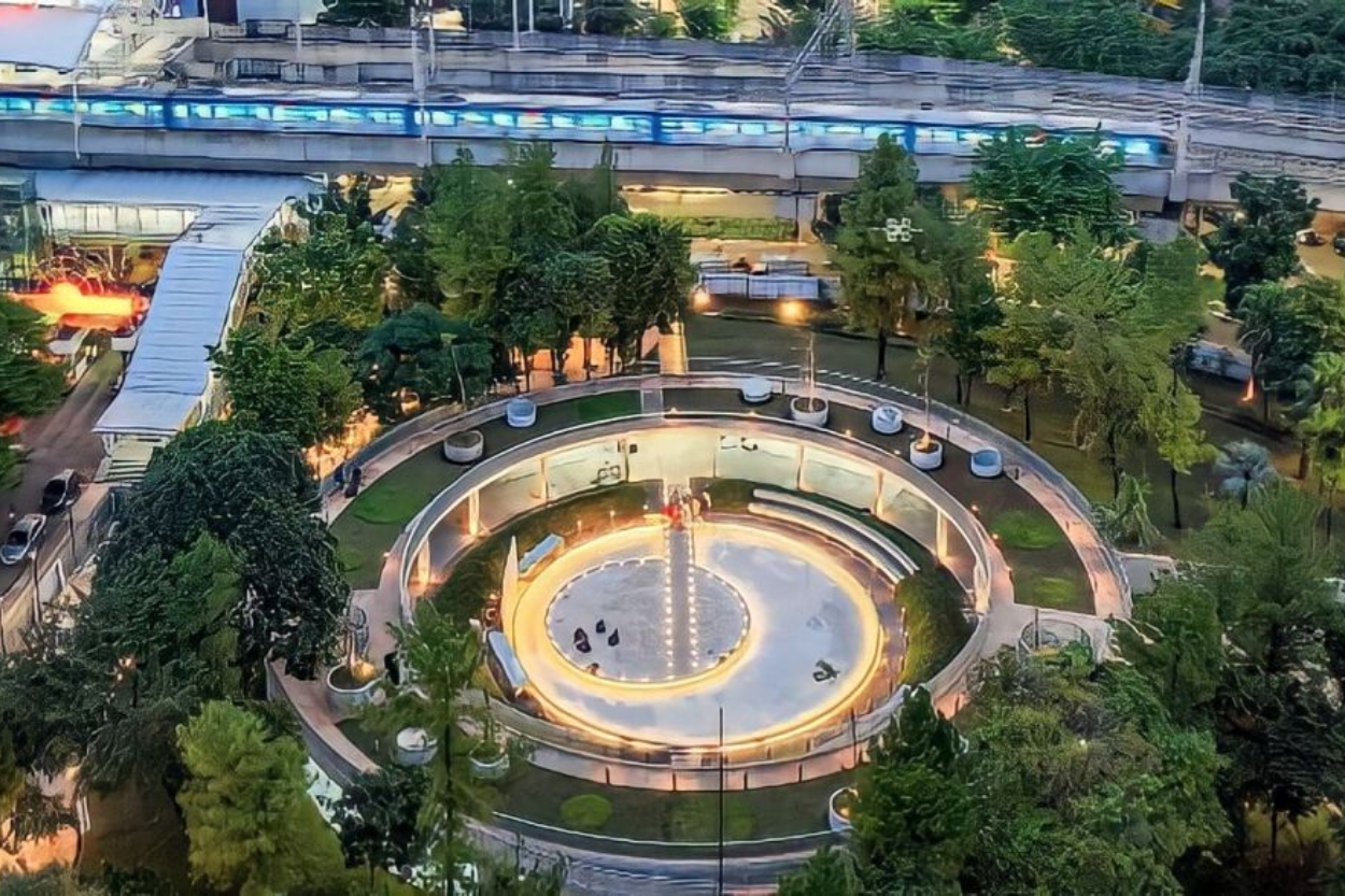 9 Taman Terbaik dan Gratis di Jakarta: Spot Piknik dan Jogging di Tengah Kota!