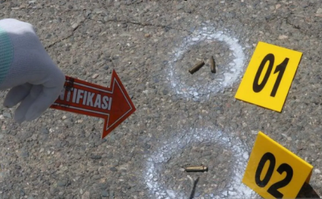 Heboh! Warga Jakbar Kaget Dengar Suara Batu Jatuh, Ternyata Rumahnya Ditembus Peluru Nyasar