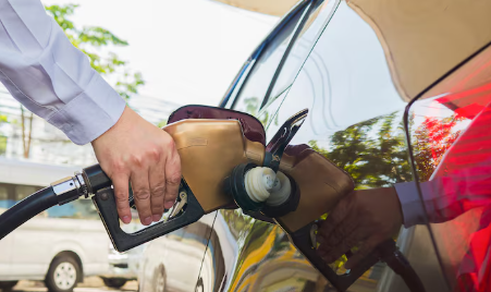 7 Cara Simpel Biar Mobil Kamu Irit BBM, Dompet Aman Jalan Jauh Nyaman!
