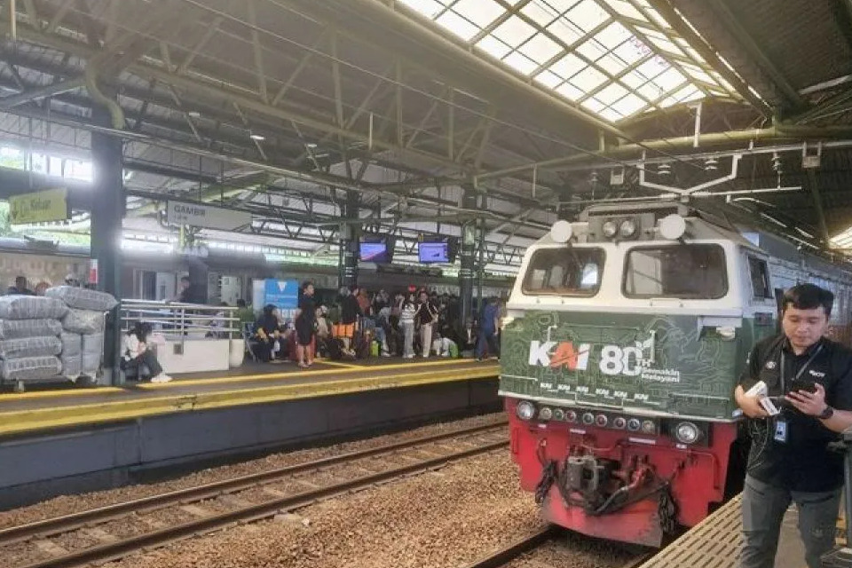 Evakuasi KA Purwojaya di Bekasi Rampung, Jalur Hulu Dibuka Terbatas dan 9 Kereta Masih Dibatalkan