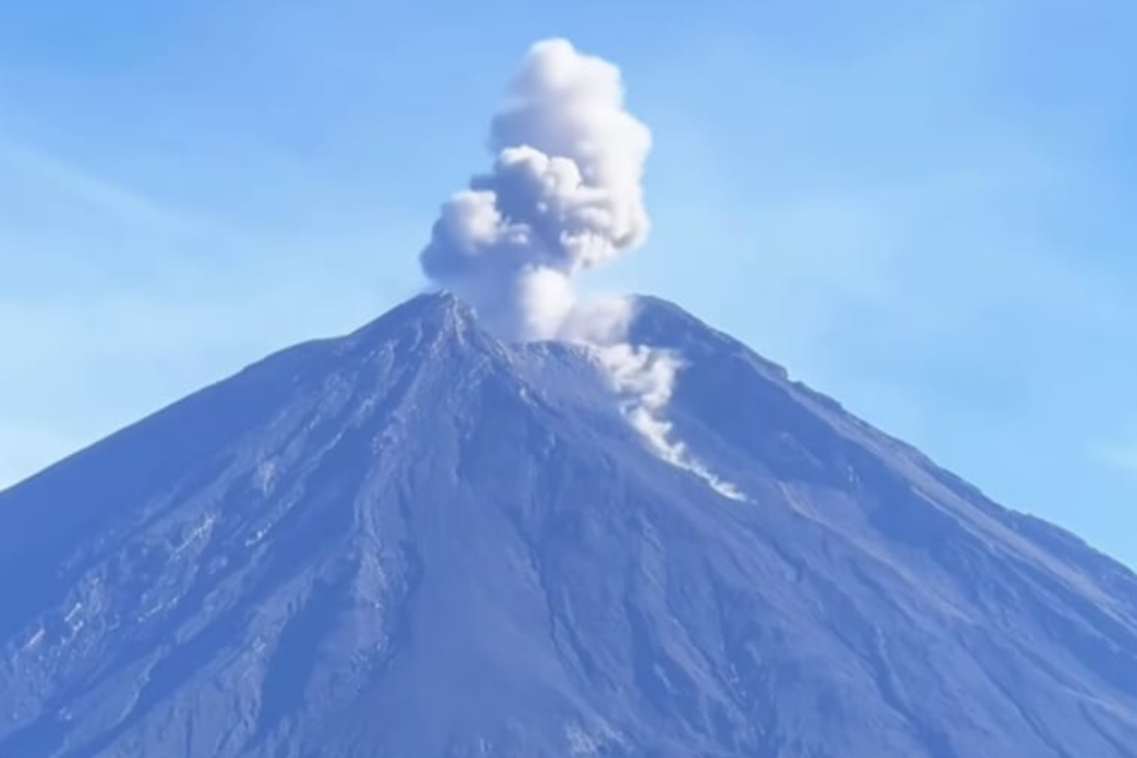 Gunung Semeru Meletus 119 Kali dalam 24 Jam, Status Tetap Waspada