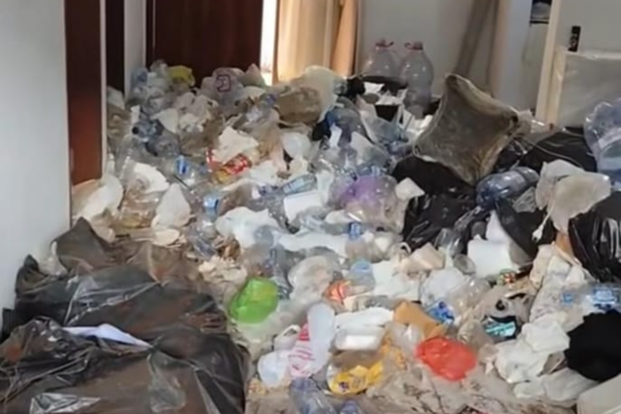 Pria Asal Bandung Ditemukan Meninggal di Tengah Tumpukan Sampah Rumahnya di Pati