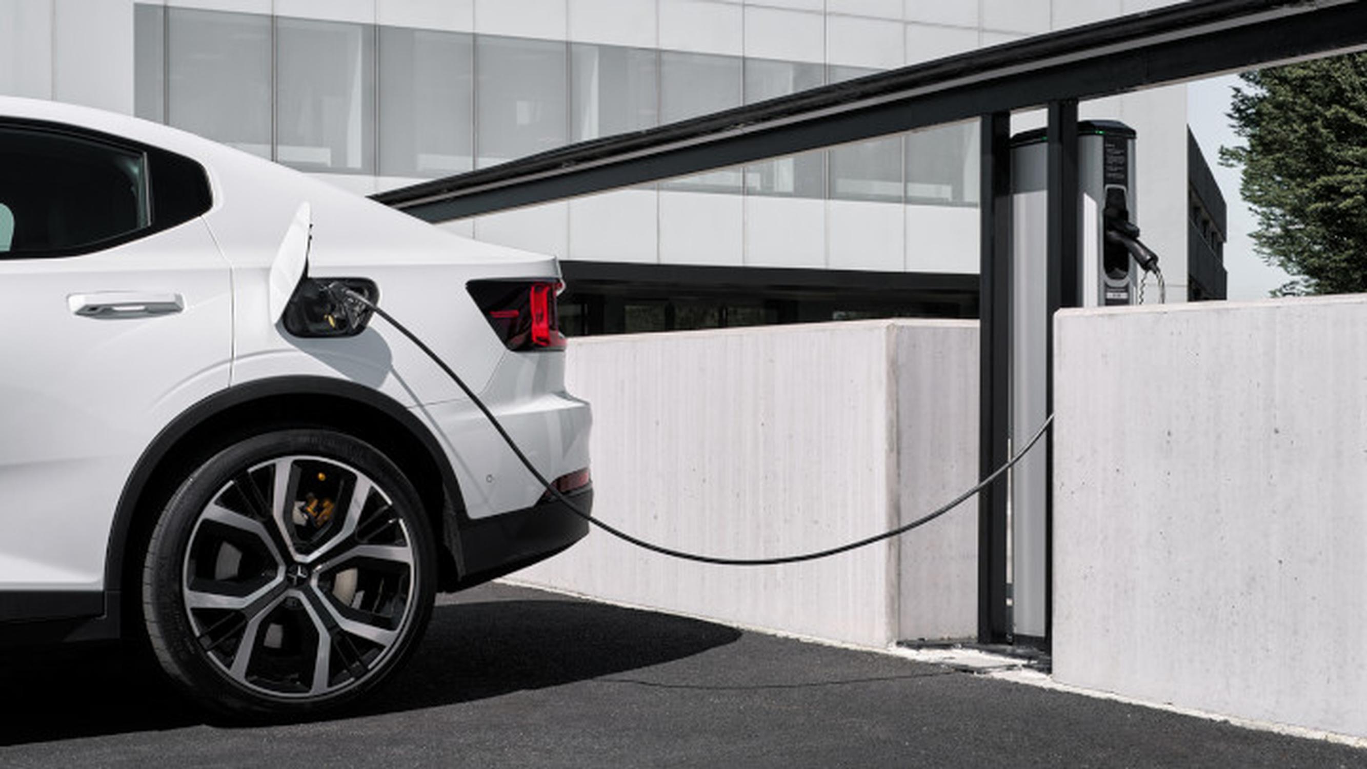 Studi Ungkap PHEV Justru Hasilkan Lebih Banyak Emisi CO2 dari yang Diklaim Pabrikan