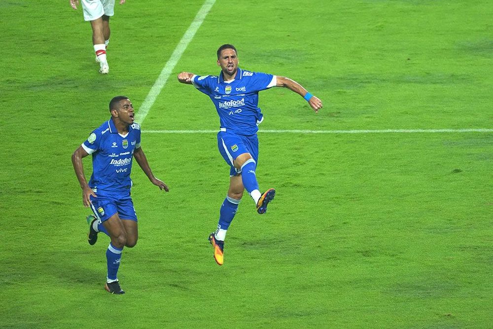 Super League: Bermain dengan 10 Pemain, Persib Tetap Menang 2-0 atas Persis