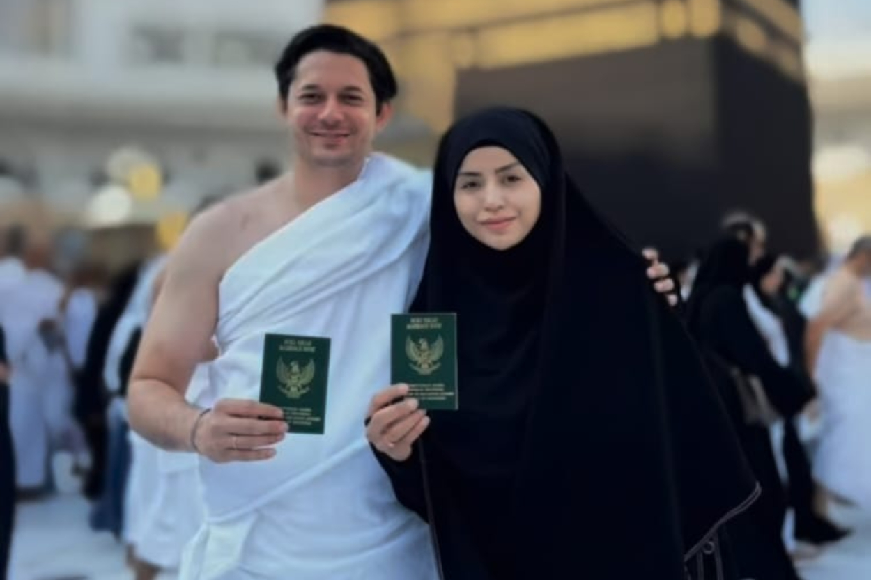 Andrew Andika Pamer Buku Nikah, Eh Tengku Dewi Sudah Bongkar Statusnya Duluan!