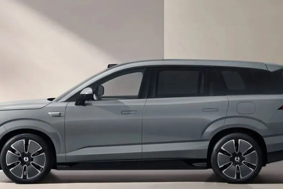 Denza N8L, SUV Premium BYD yang Nyaman dan Lengkap untuk Keluarga