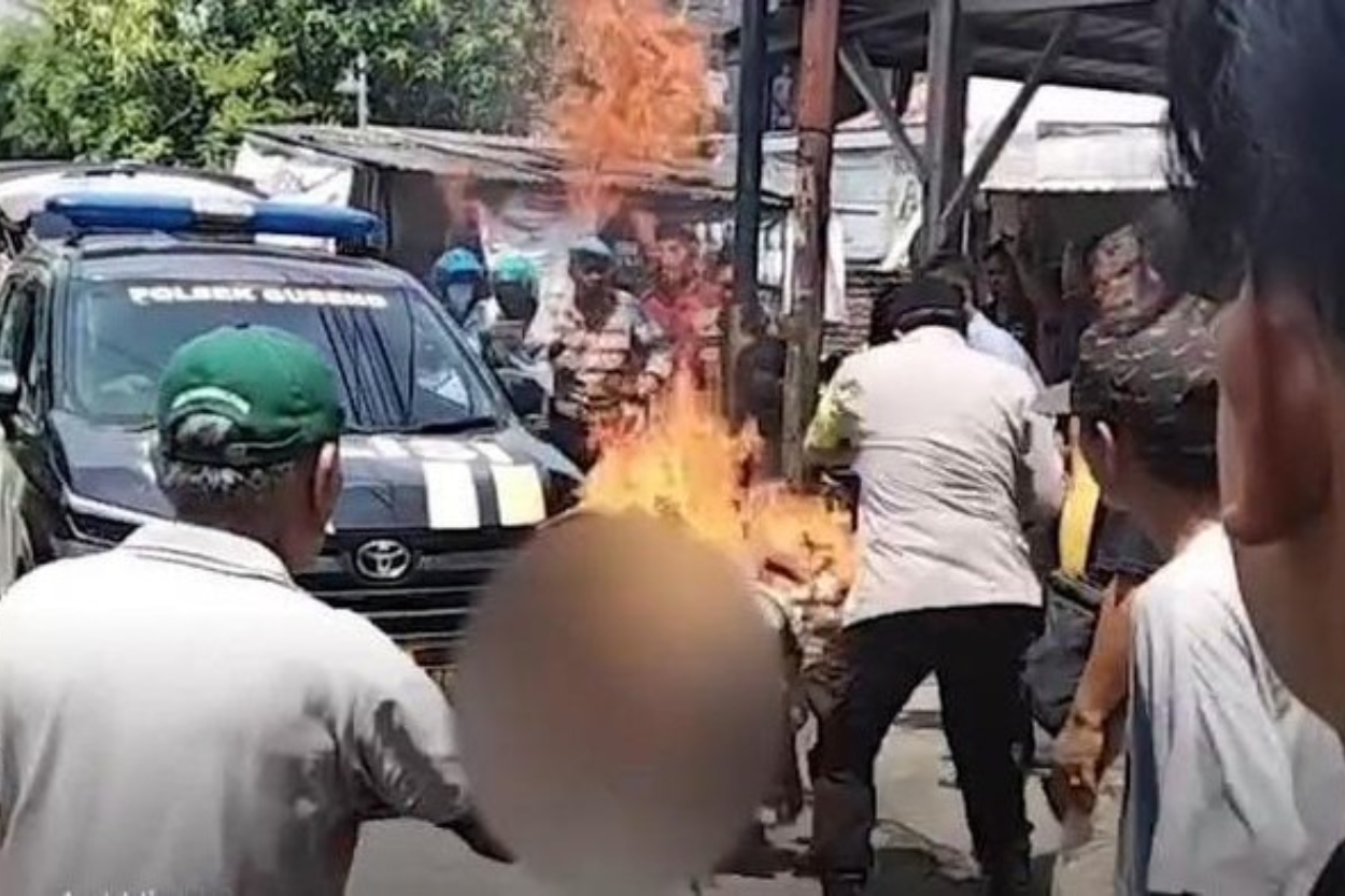 Kesal Marak Curanmor, Massa di Surabaya Nekat Ikat dan Bakar Pencuri Motor