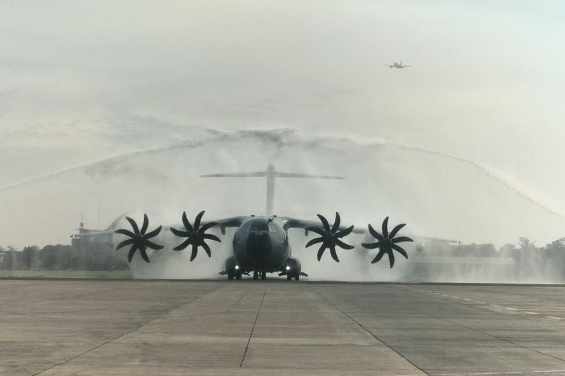 Disambut Prabowo, Pesawat Airbus A400M Milik TNI AU Tiba di Lanud Halim