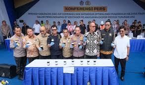 BC Tahan Kontainer Milik MMS Bermuatan Turunan CPO Senilai Rp28,7 Miliar