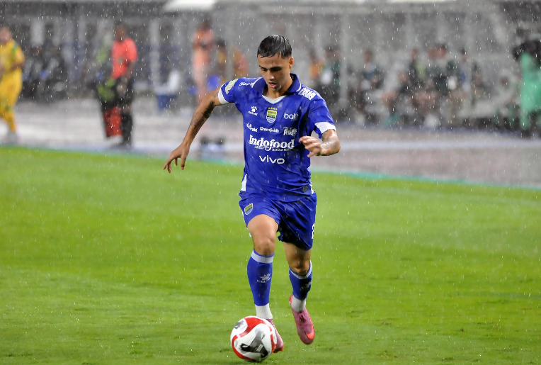 Persib Siap Tempur Lawan Dewa United: Eliano Reijnders Ungkap Kondisi Tim Usai Jeda Kompetisi