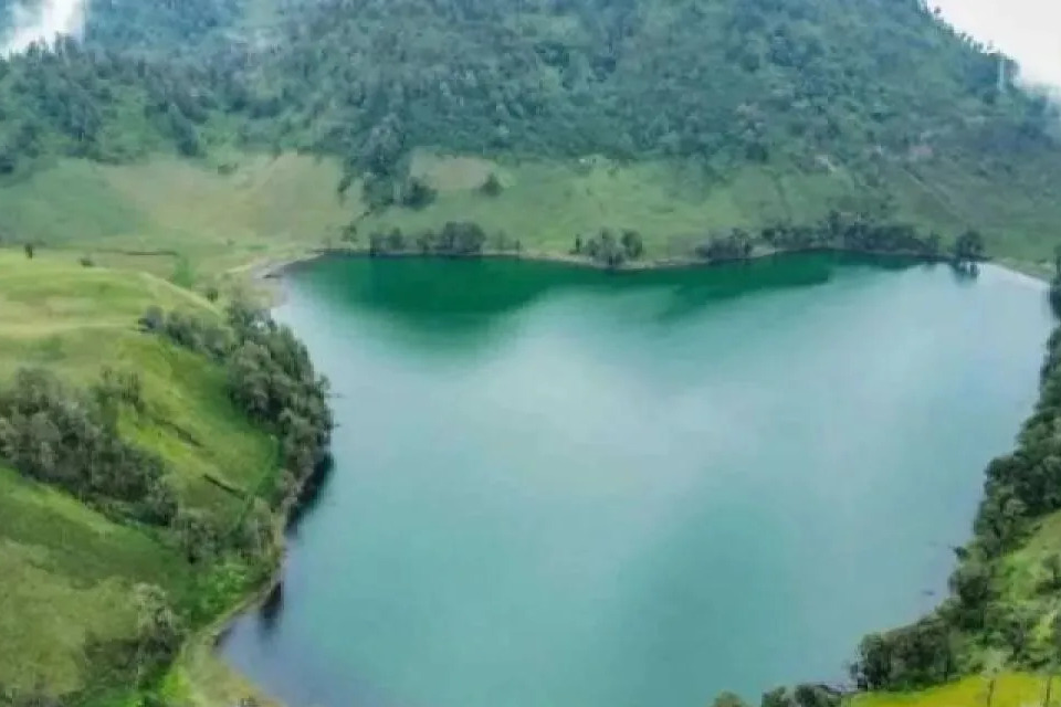 129 Pendaki di Ranu Kumbolo Selamat dari Erupsi Semeru: Evakuasi Jalan Lancar, Jalur Pendakian Langsung Ditutup!