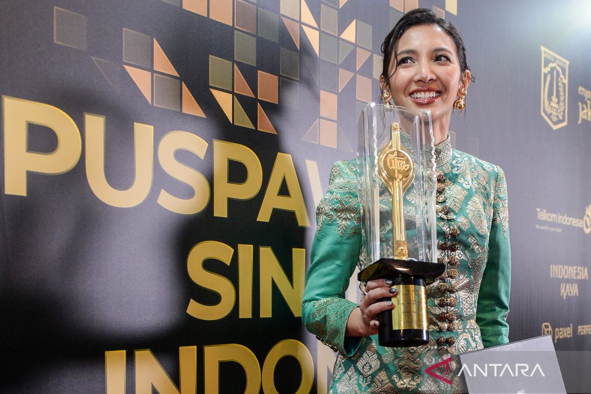 Sheila Dara Raih Penghargaan Pemeran Perempuan Utama Terbaik Piala Citra FFI 2025