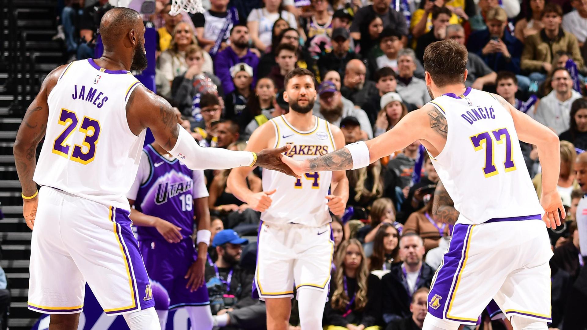 Hasil NBA: Lakers Menang Tipis atas Jazz 108-106