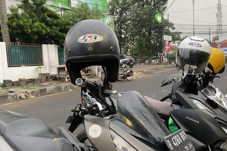 Geger! Helm Hilang Muncul di Marketplace, Penjualnya Diduga Pakai Seragam Dishub