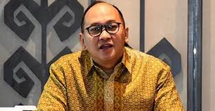 Target Raih Investasi Rp13 ribu Triliun dalam 5 Tahun Terlalu Ambisius