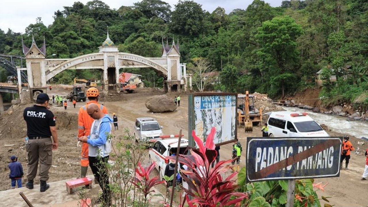 3 Prajurit TNI Hilang Saat Evakuasi Longsor Padang Dua Ditemukan Gugur Satu Masih Dicari