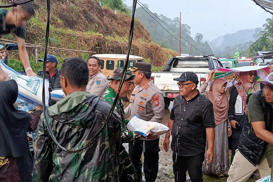 Pengungsi Pasaman Barat Membeludak! Sebanyak 4.292 Jiwa Berebut Tempat Aman Setelah Banjir dan Longsor Hancurkan Pemukiman