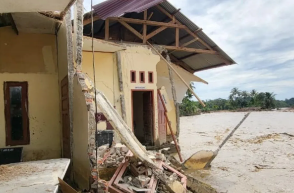 Sedih! 32 Sekolah Dasar di Aceh Barat Masih Diliburkan Total Akibat Banjir, 2 SD Hancur Hanyut Dibawa Arus Sungai!