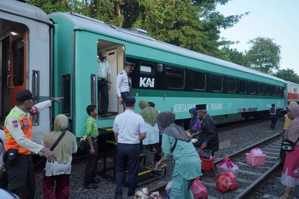 KRL Merak Punya Gerbong Baru Buat Petani dan Pedagang Layanan Rp3.000 yang Bikin Distribusi Barang Makin Lancar