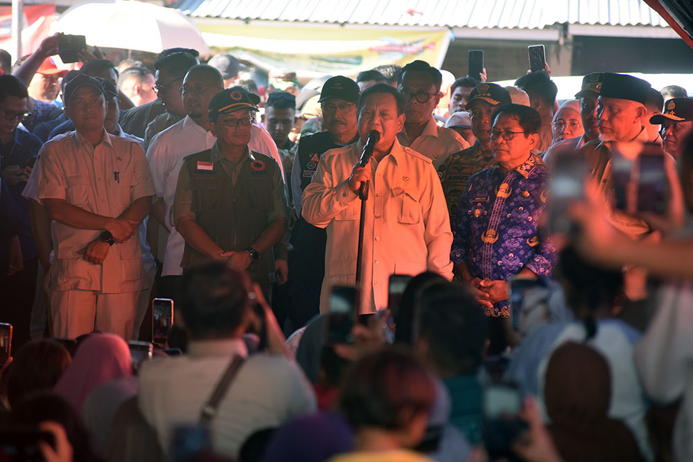 Presiden Prabowo Semangati Pengungsi di Kabupaten Padang Pariaman
