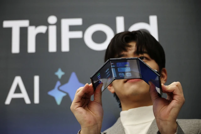 Samsung Resmi Luncurkan Galaxy Z Trifold, HP Lipat Tiga Teranyar!