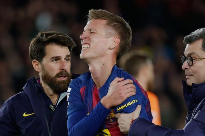 Dani Olmo Cedera Parah Saat Barcelona vs Atletico, Dislokasi Bahu Paksa Bintang Blaugrana Absen Sampai Tahun Depan!