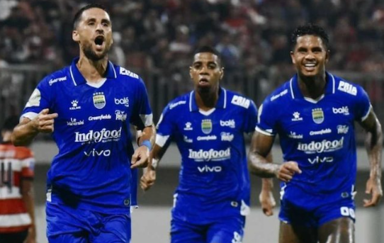 Krisis Pemain! Persib Bandung Pincang Jelang Laga Panas Kontra Borneo FC, Adam Alis dan Jung Absen, Teja Paku Alam Fifty-Fifty!