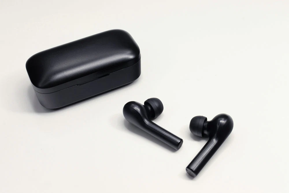 Lebih Aman TWS atau Earphone Kabel? Jawaban WHO Bikin Kamu Mikir Dua Kali!