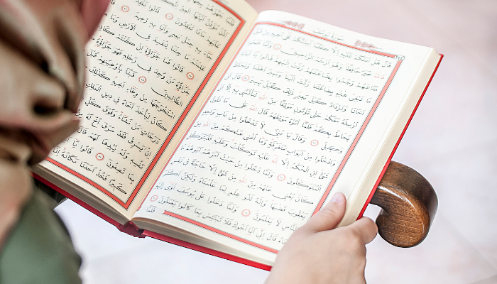 Miris! Wanita Bugil yang Ludahi hingga Hina Al Quran di Bayuwangi Ternyata Masih 17 Tahun, Motif Masih Misterius