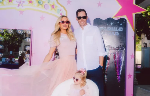 Paris Hilton Gelar Pesta Ulang Tahun Anak Paris and Pups, Rayakan London Marilyn dengan Paw Spa dan Anjing Adopsi, Ungkap Ikatan Batin Phoenix-London!