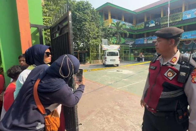 Mobil Makan Bergizi Gratis Tabrak Kerumunan Siswa di SDN Kalibaru 01 Cilincing, Saksi Mata Sebut Pengemudi Salah Injak Gas Hingga Ada Korban Kritis!