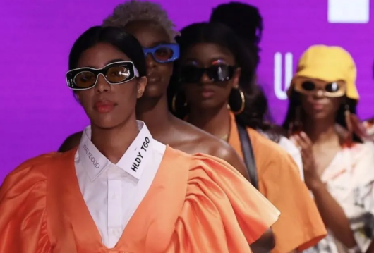 New York Fashion Week Resmi Larang Penggunaan Bulu Binatang Asli Mulai 2026, Dorong Inovasi Material Ramah Hewan!