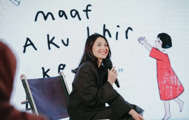 Marcella FP Rilis Buku Terbaru dalam Semesta NKCTHI, Maaf Aku Lahir Ke Bumi Ajak Pembaca Peluk Rasa Bersalah dan Berani Berkata Tidak!