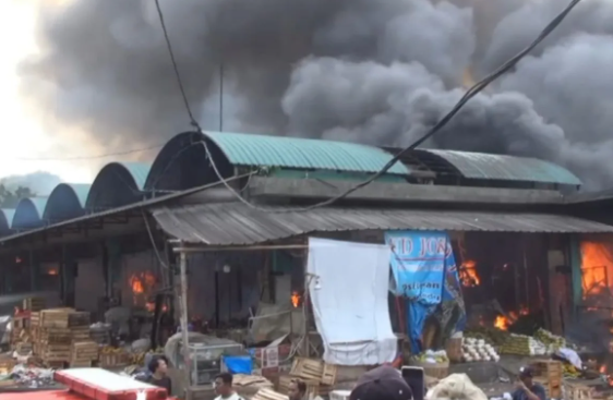 Pemprov DKI Bentuk Tim Investigasi Khusus Selidiki Penyebab Kebakaran Pasar Induk Kramat Jati, Gubernur DKI Perintahkan Penanganan Darurat dan Cegah Api Meluas ke Pusat Distribusi Pangan!