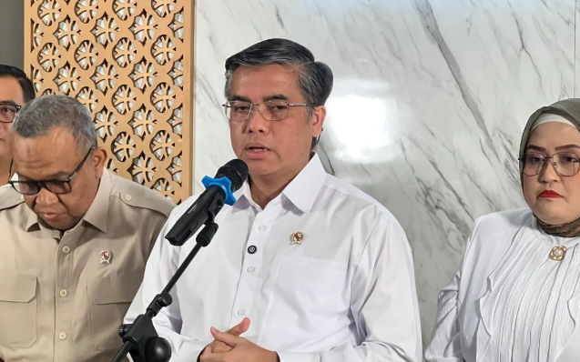 Aturan Baru Upah Minimum 2026 Resmi Diteken Prabowo, Menaker Garansi Gaji Pekerja Tidak Akan Turun Meskipun Ekonomi Minus, Cek Besaran Nilai Alfa Terbaru di Sini!