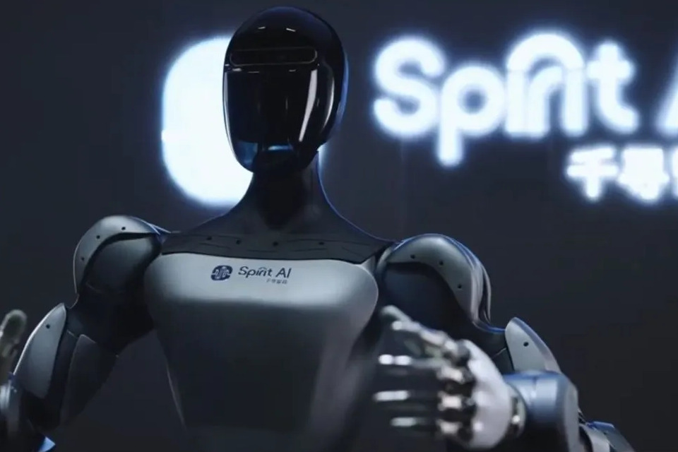 CATL Jadi yang Pertama di Dunia Pakai Robot Humanoid AI di Produksi Baterai, Tenaga Kerja Manusia Mulai Tergeser