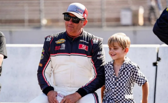 Juara NASCAR Greg Biffle dan Istrinya Tewas dalam Kecelakaan Pesawat Tragis di North Carolina!