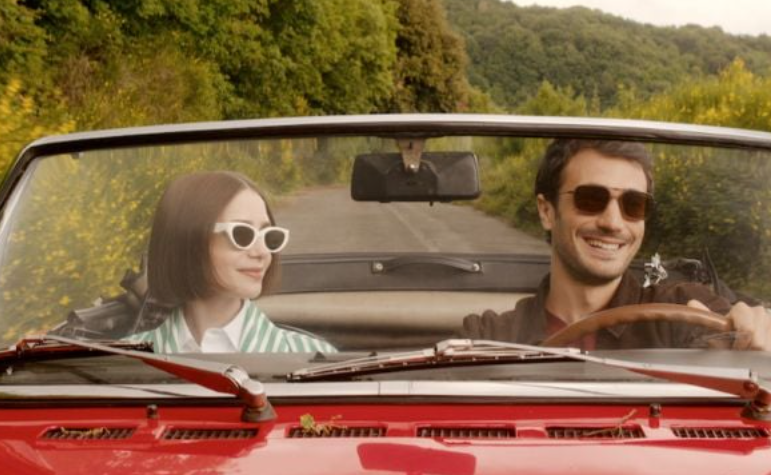 Sinopsis 'Emily in Paris' Season 5, Lily Collins Makin Pusing Pilih Gabriel atau Karier Baru di Paris!
