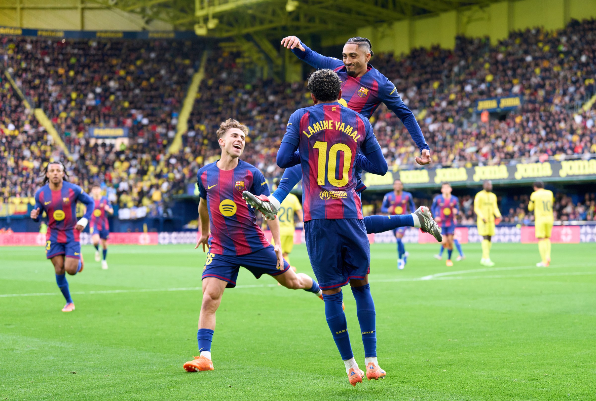 Barcelona Menjauh Lagi dari Madrid, Villarreal Jadi Korban di Puncak Klasemen LaLiga
