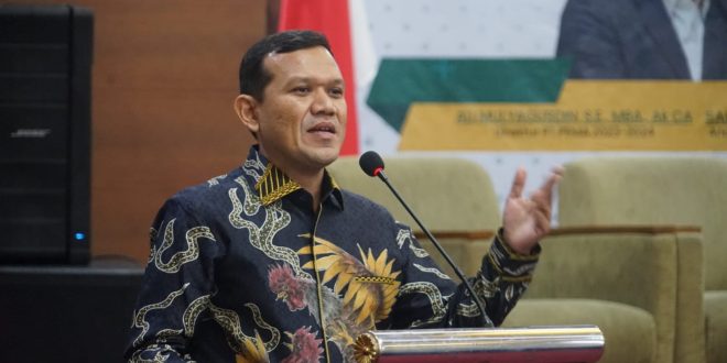 Wagub Aceh Terjatuh ke Sungai saat Tinjau Lokasi Banjir, Kondisi Selamat