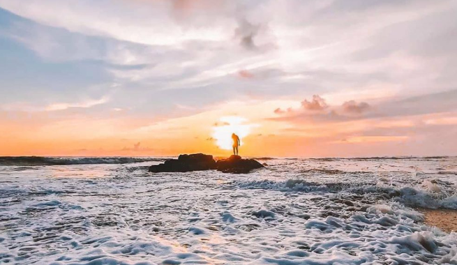Wisata Pantai di Sukabumi Paling Recomended, Destinasi Healing Dekat Jakarta yang Bikin Feed Instagram Kamu Makin Estetik!