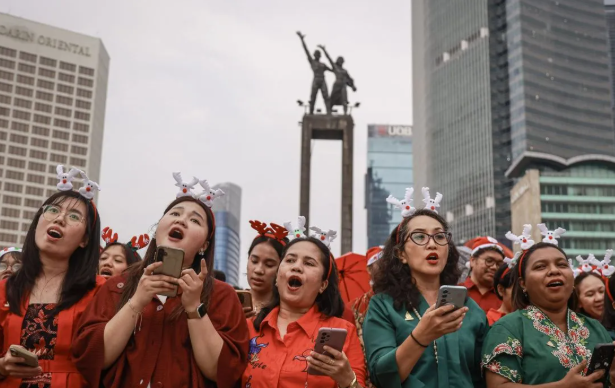 Lirik dan Terjemahan Lagu We Wish You A Merry Christmas: Sejarah Unik di Balik Lagu Natal Paling Ikonik yang Ternyata Berasal dari Tradisi Pengamen Inggris