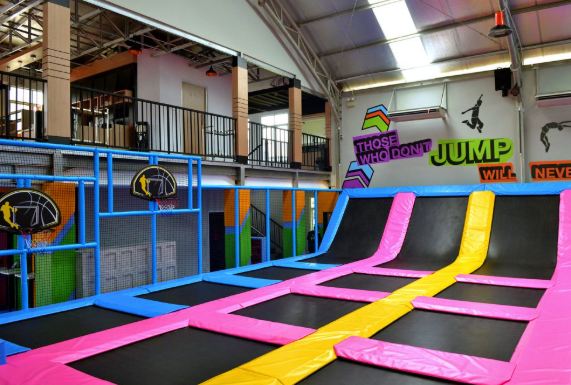 Wahana Trampoline Park di Jakarta, Rekomendasi Tempat Healing Seru Sambil Bakar Kalori Bareng Squad!