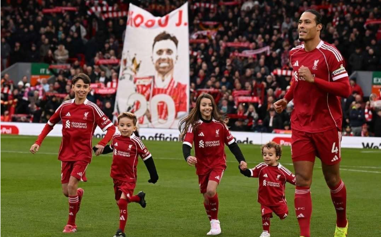 Penghormatan Diogo Jota Di Anfield, Liverpool Dan Wolves Beri Salam Perpisahan Emosional Untuk Sang Bintang!