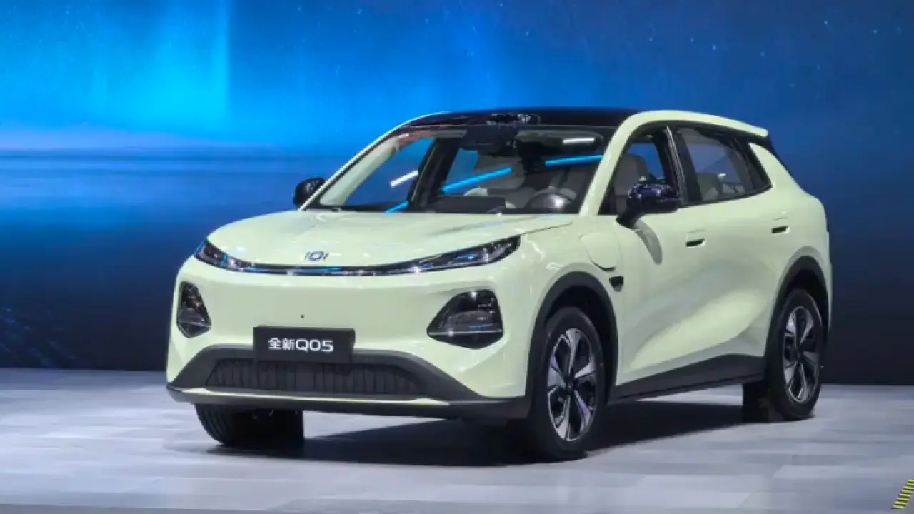 Interior Minimalis dan Kursi Gravitasi Nol Jadi Senjata Changan Nevo Q05 Lawan BYD Atto 3