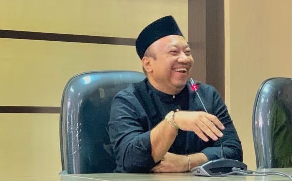 Dosen Harus Jadi Teladan, DPR Kecam Aksi Meludah Kasir oleh Dosen UIM