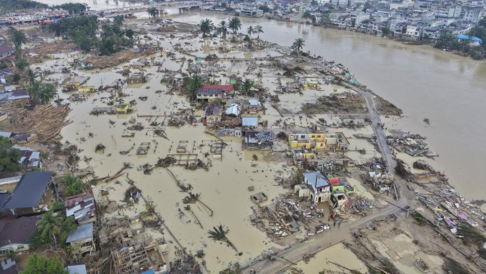 Tanggul Sungai Jebol, Banjir Kembali Rendam Permukiman Warga di Aceh Tamiang